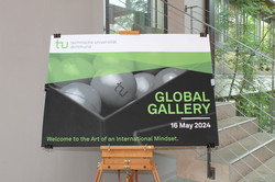 Eingangsposter der Global Gallery 2024