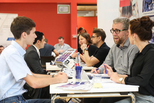 Internationale Karrieremesse 2019 Beratungssituation bei der Internationalen Karrieremesse