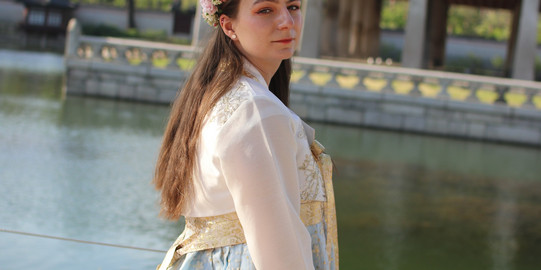 Ina-Marie Ina-Marie in traditional Korean clothing