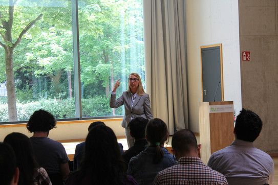 Workshop "Der perfekte Businessauftritt" Marianne Montag beim Workshop im IBZ