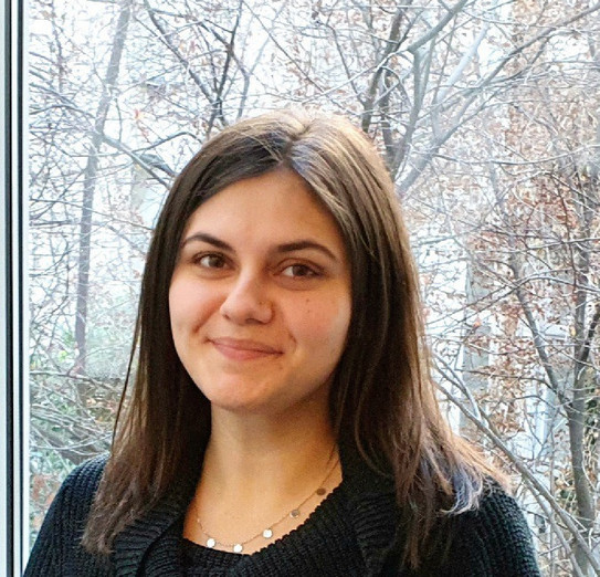 Porträt Eleonora Soos Portrait Eleonora Soos mit Bildunterschrift: Praktikum