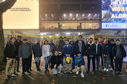 Menschen for dem Stadion des BVB