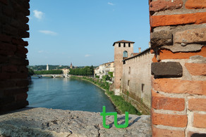 Travelling TU Logo_Verona TU Logo in Verona