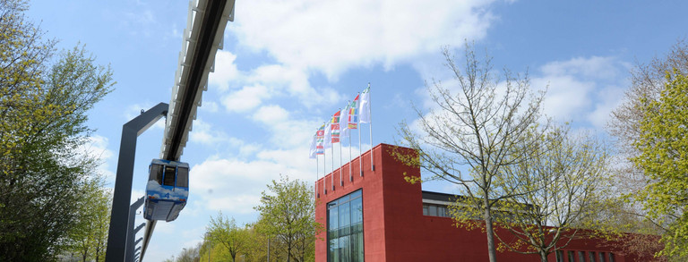 IBZ building and H-Bahn The picture shows the IBZ building and the H-Bahn.